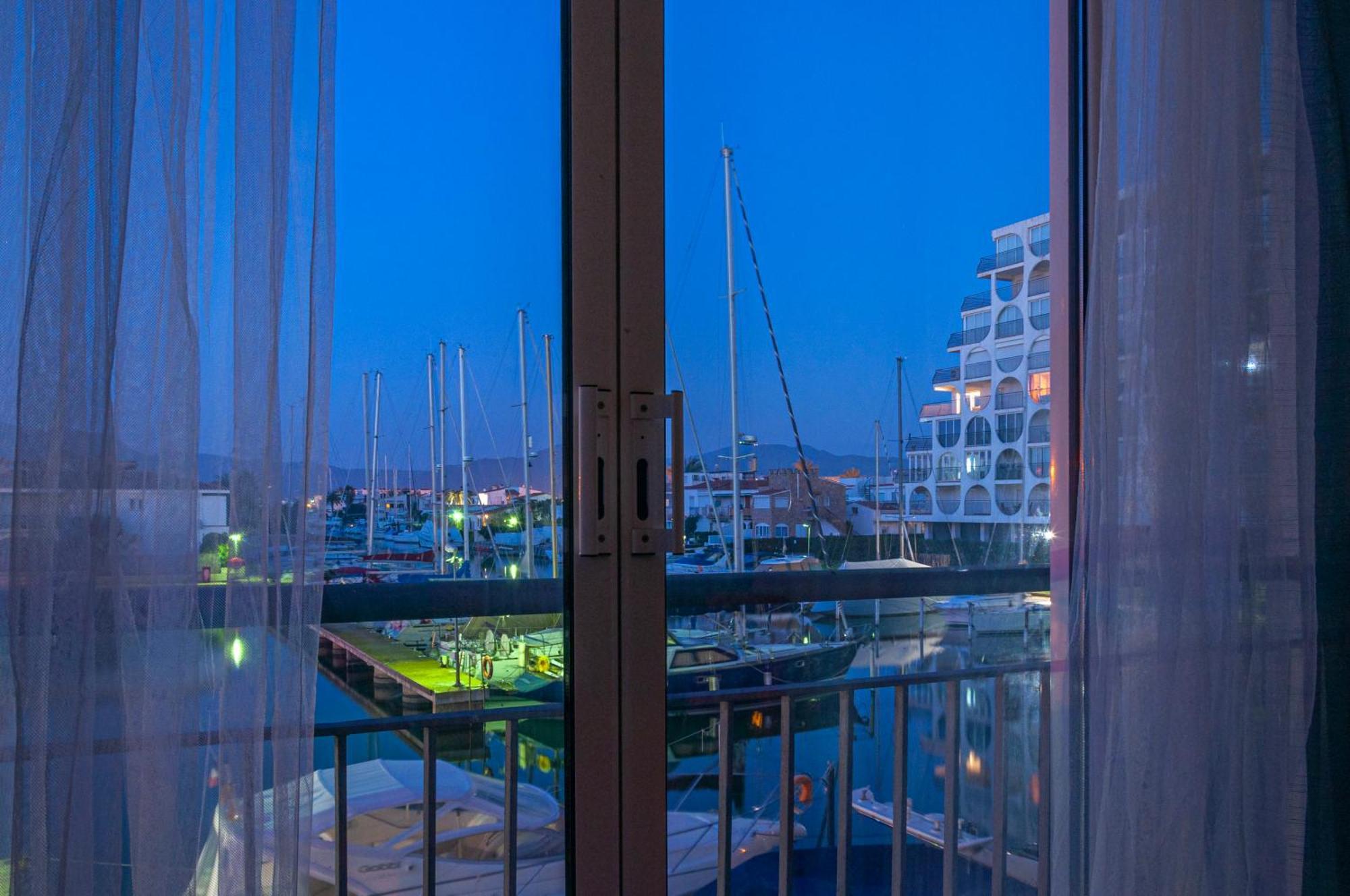 Estudio En 1ª Linea Con Vistas Al Puerto Deportivo By Insidehome Empuriabrava Ngoại thất bức ảnh